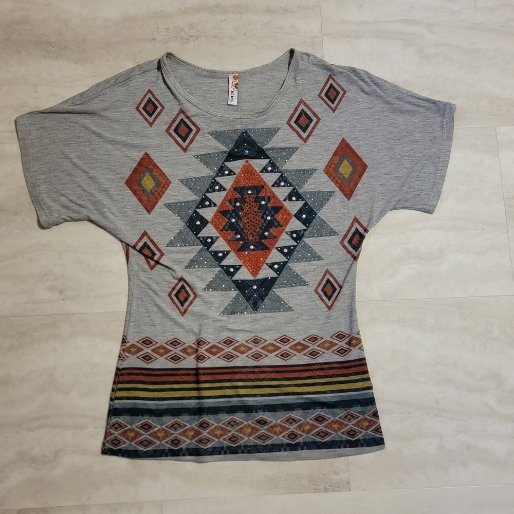 Big Bang Womens Aztec Gray Graphic Gemstone T-Shirt Bluse Small
